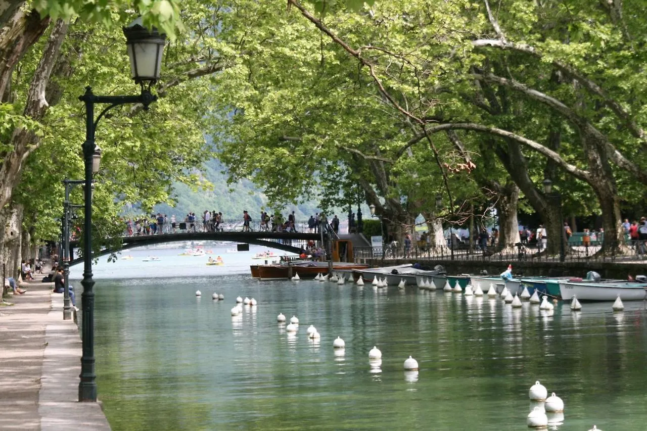 Le Rousseau - Beautiful Studio In Old Town Annecy