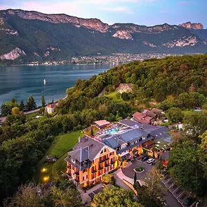 Les Tresoms And Annecy